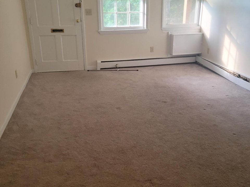 1st image of 47 Huguenot St #47