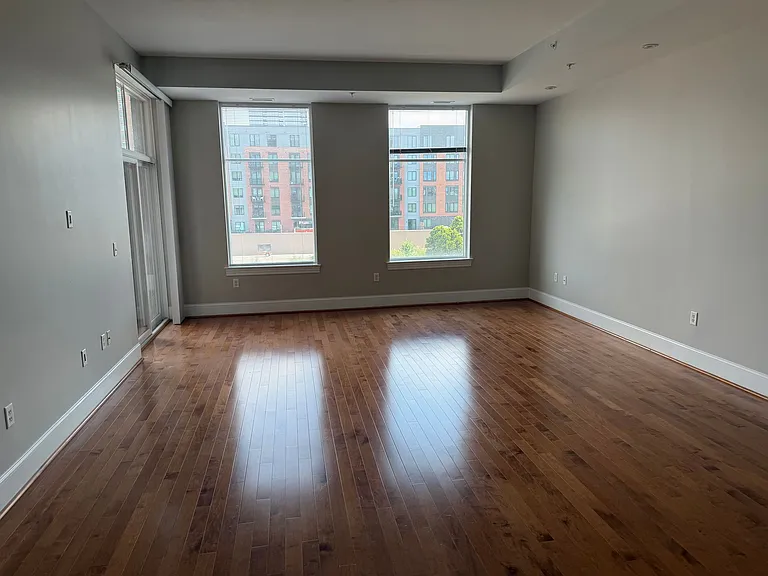 400 W North St #634 — Photo 8