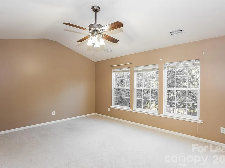 10313 Scotch Pine Cir — Photo 6