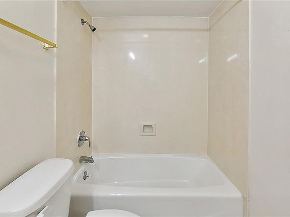 4th image of 6209 Catina St