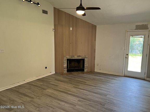 5th image of 154 Summerfield Circle