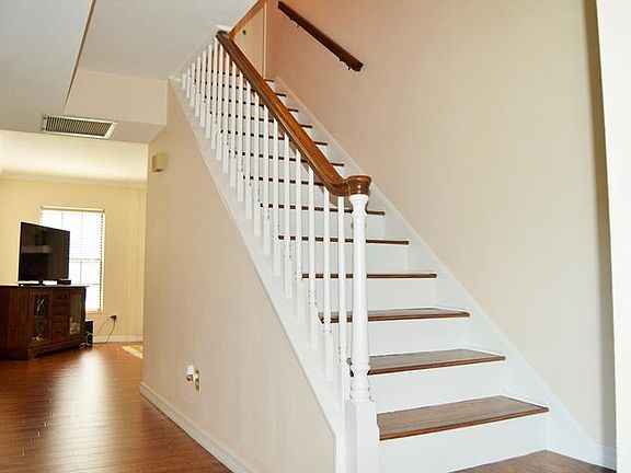 4th image of 13802 Cypress Village Cir
