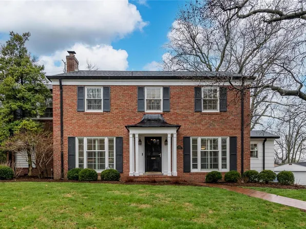 8056 Watkins Dr, Saint Louis, MO 63105