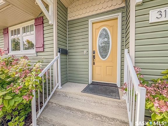 2nd image of 31 Burke Crescent