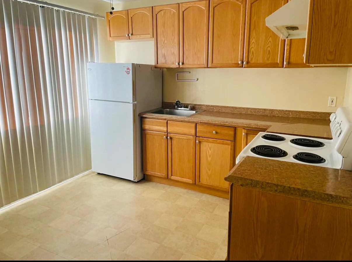 3 bed, $2,800 — Photo 3