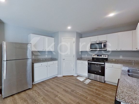 3rd image of 2639 Provence Dr SE