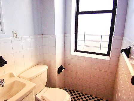 5th image of 3015 14th St APT 25A
