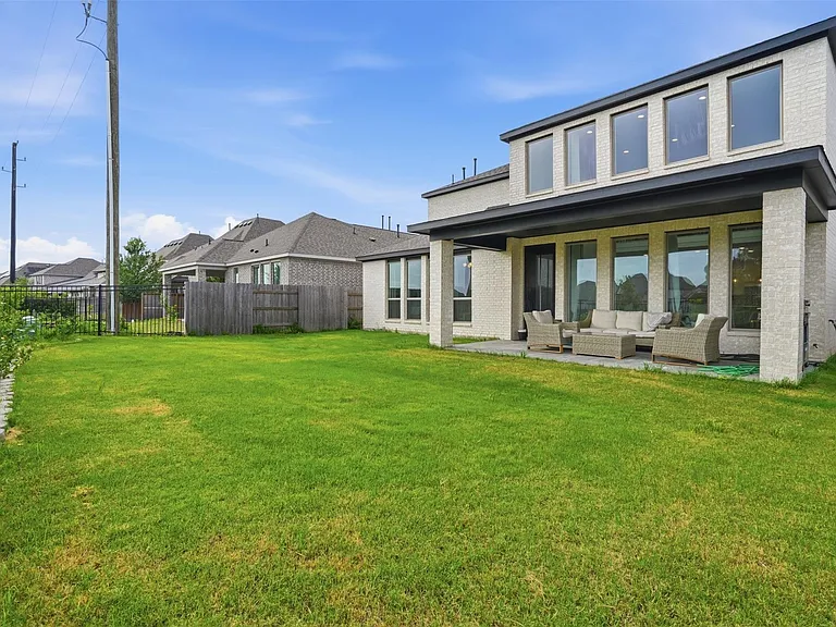 24719 Hibiscus Garden Way — Photo 19