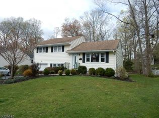 99 Hillside Ave, Chatham, NJ 07928