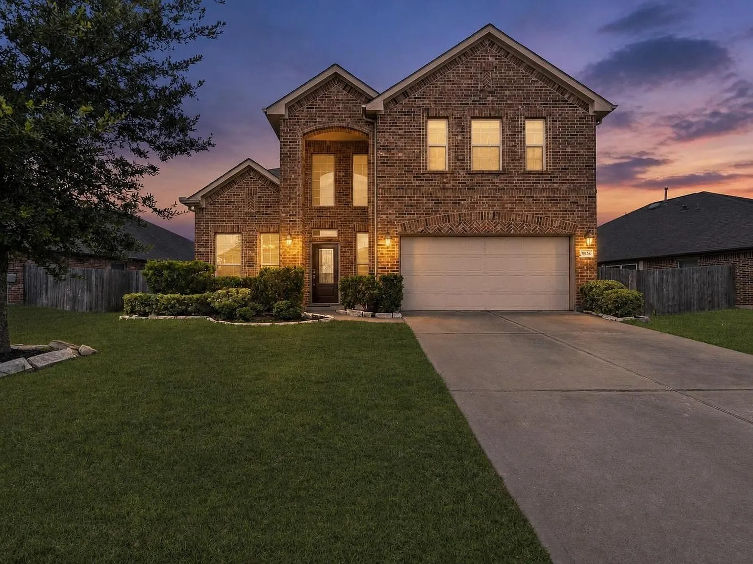 4 bed, 2.5 bath, 2394 sqft, $2,600 — Photo 1