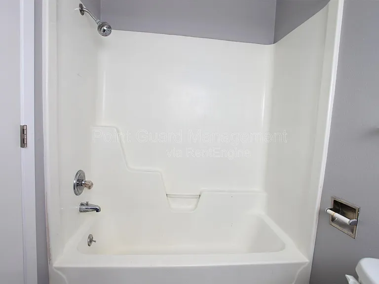 1717 N Vassar Ave — Photo 30