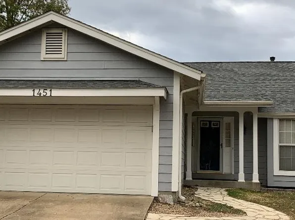 1451 Greenfield Crossing Ct, Ballwin, MO 63021