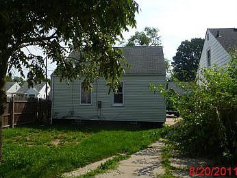 2nd image of 7655 Greenview Ave