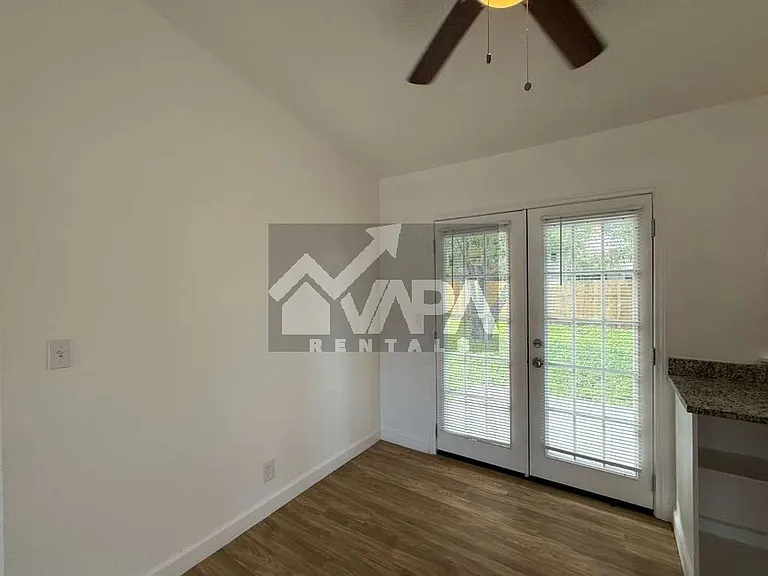 7210 Glen Trl — Photo 11