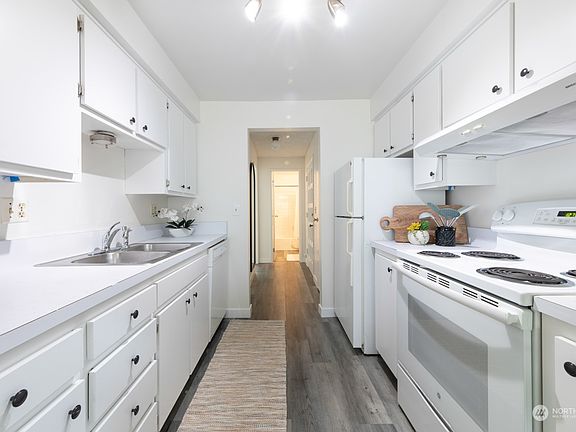 5th image of 17104 NE 45th Street #3