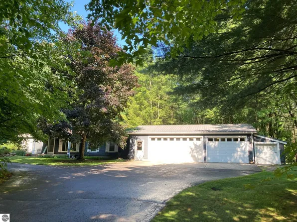 2548 Caribou Trl, West Branch, MI 48661