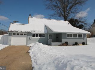 46 Harp Rd, Levittown, PA 19056