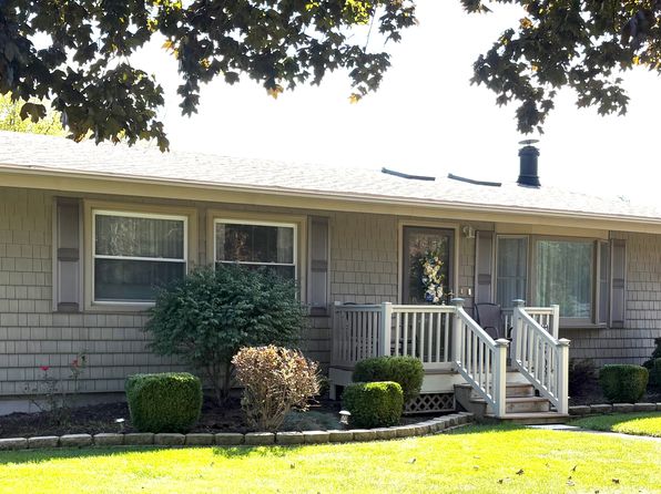 412 W Strub Rd