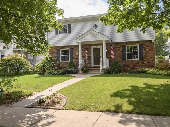 147 W Laflin AVENUE, Waukesha, WI 53186