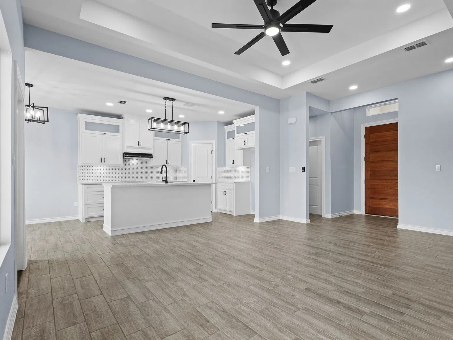 308 Faith Dr — Photo 2