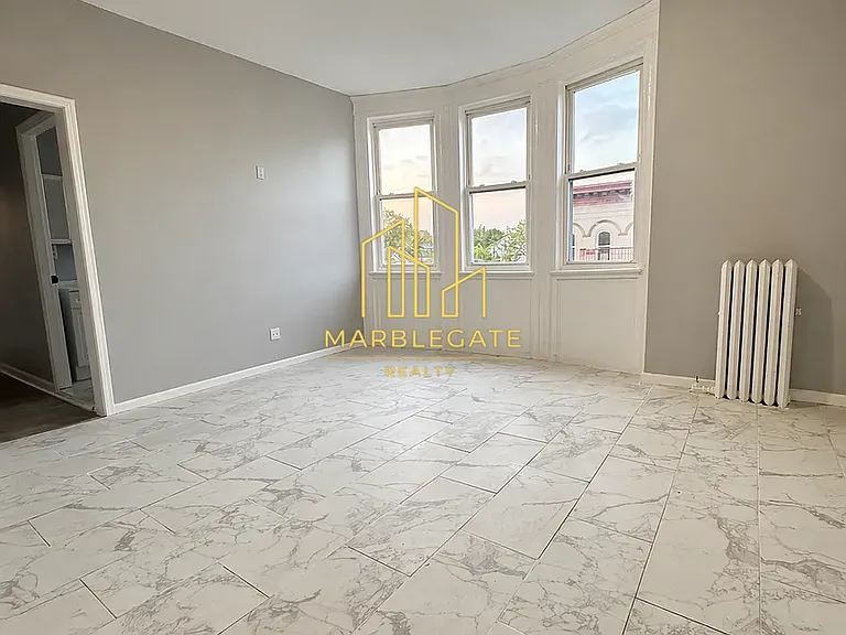 233 Littleton Ave #11E — Photo 5