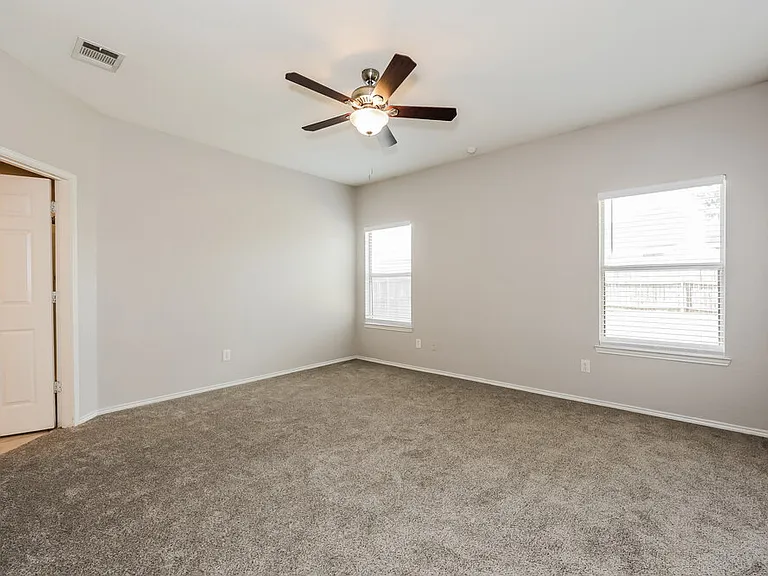 2808 Earle Dr — Photo 9