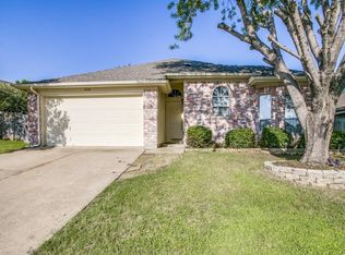 6204 Brook Forest Dr, Arlington, TX 76018