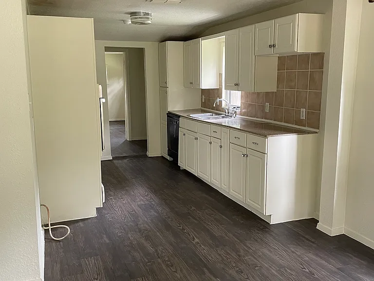 360 Sp Terry Rd — Photo 8