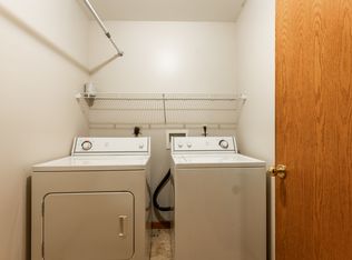 956 School St, Washington, IL 61571