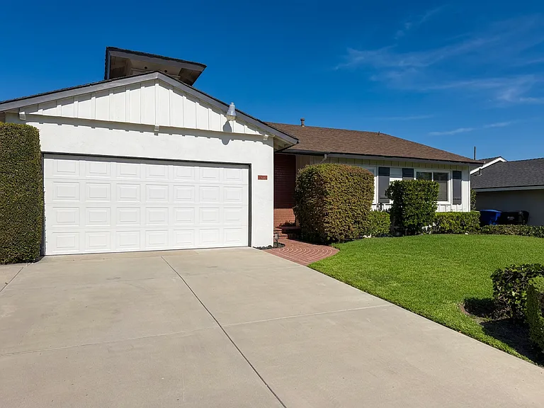 962 N Calmgrove Ave — Photo 41