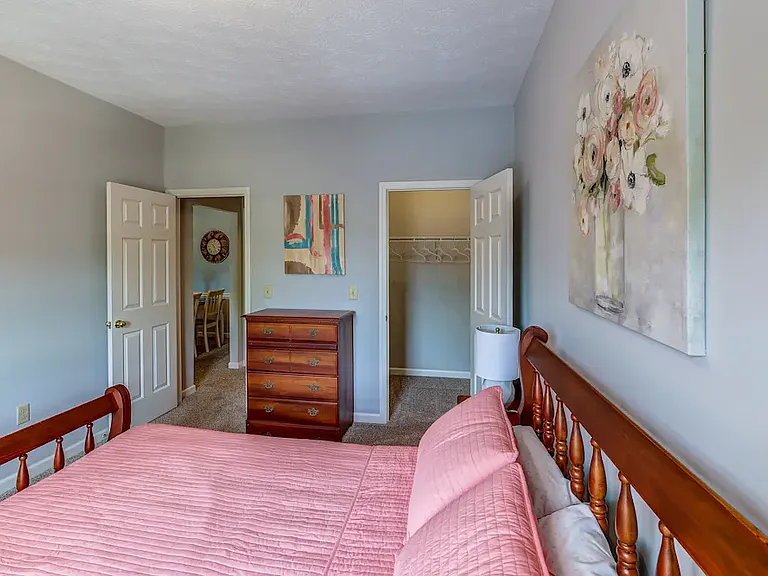 Georgetown Oaks Apartments — Photo 21
