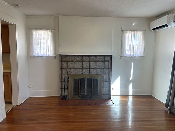 3rd image of 115 Princeton Dr SE APT A