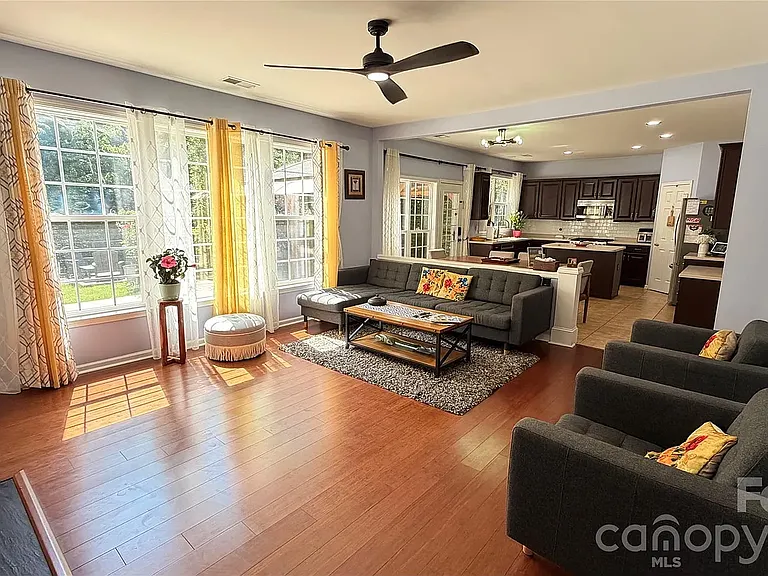 9542 Oswald Ln — Photo 36