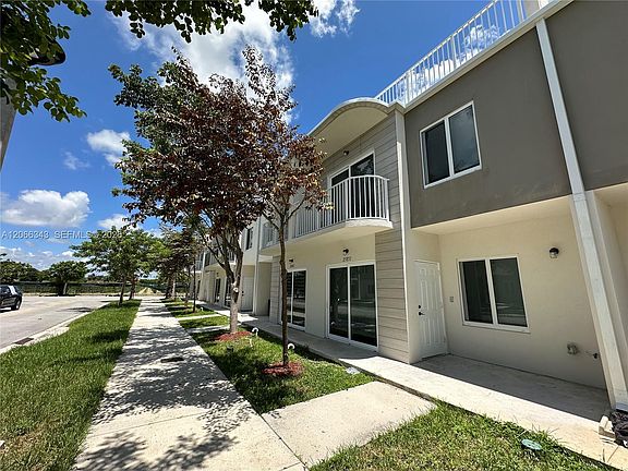 3rd image of 25851 SW 144th Ct