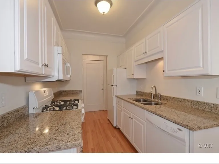 1205 W Sherwin Ave #312 — Photo 6