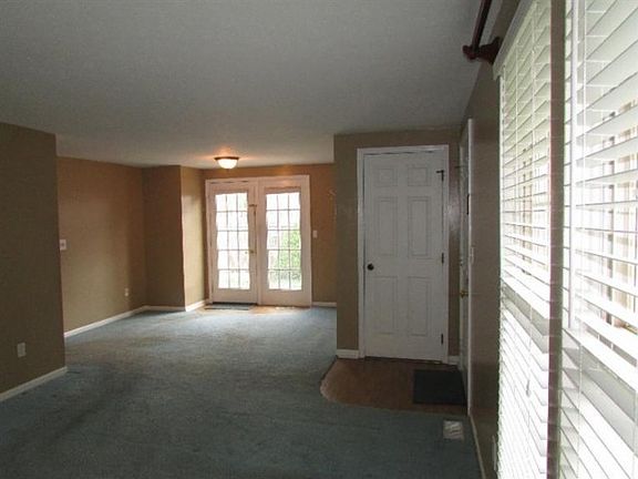 4th image of 8060 Hetz Dr