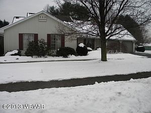 1st image of 916 Elm St