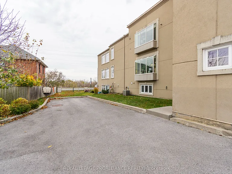 145 Farley Ave #103 — Photo 23