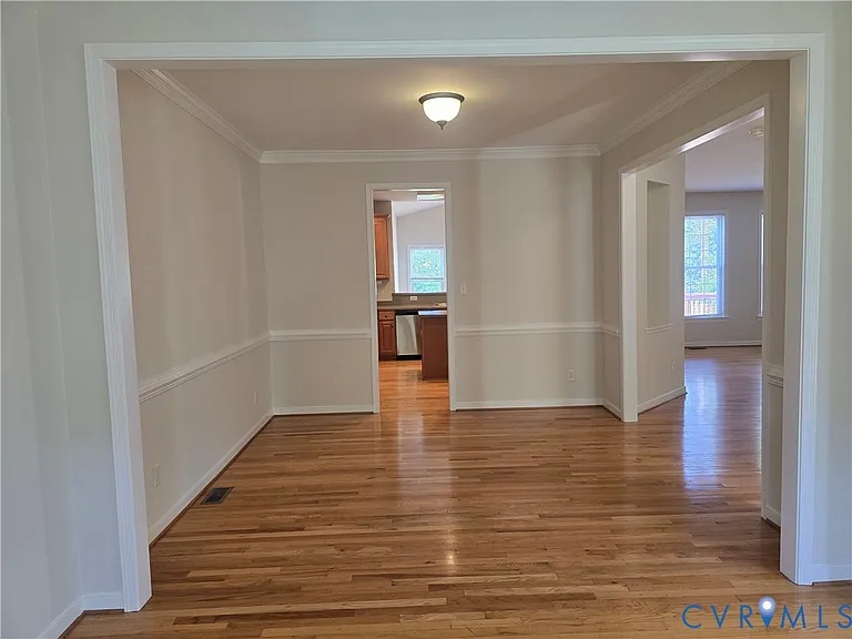 9521 Pine Trails Ct — Photo 4