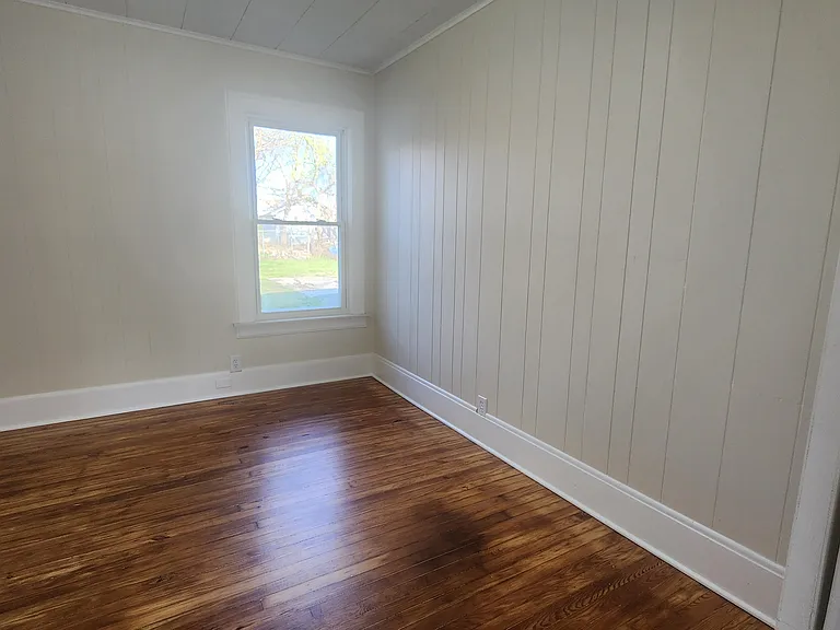 43 Dwight Ave — Photo 4