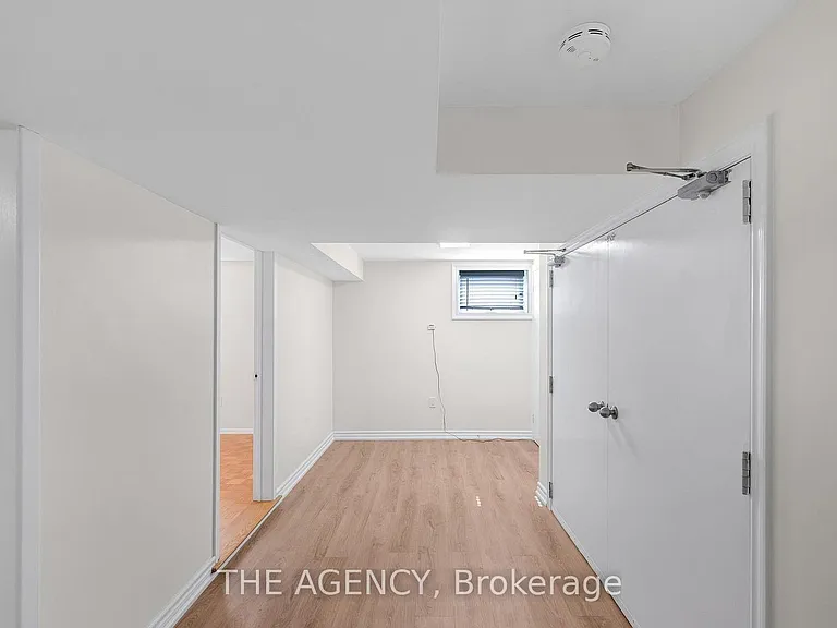 1038 Alexandra Ave — Photo 12