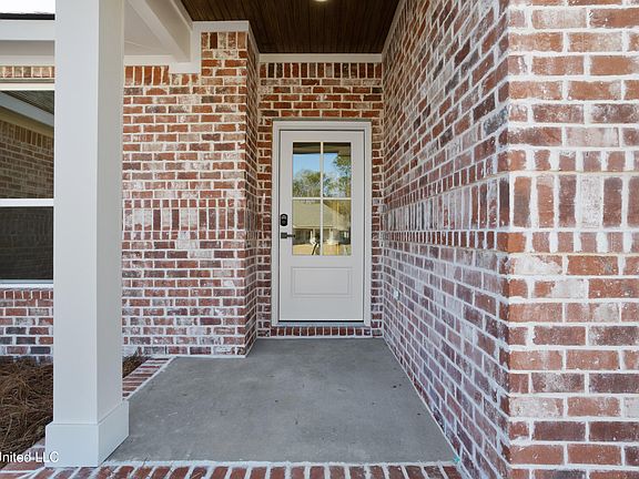 3rd image of 1781 Granhurst Dr