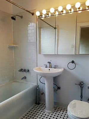 Rented by Hillel Realty Group | media 13