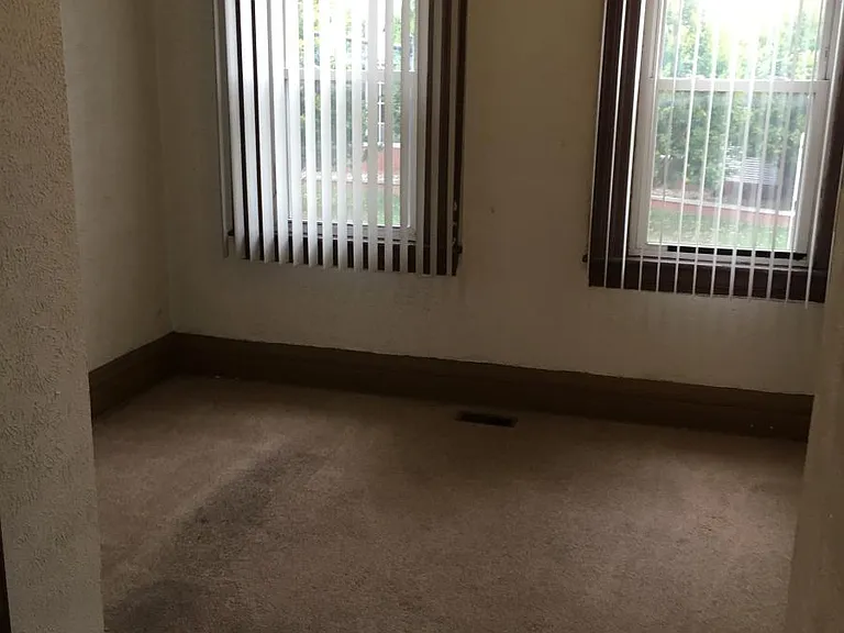 2910 E Carson St #2 — Photo 4
