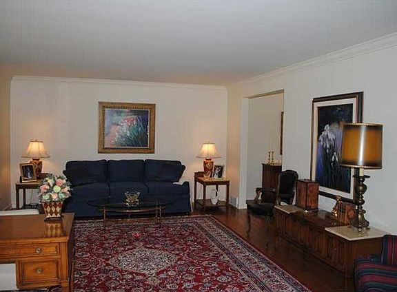 3rd image of 110 Glen David Dr