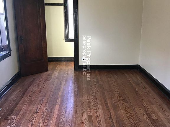 3rd image of 1702 N Wolcott Ave APT 1F