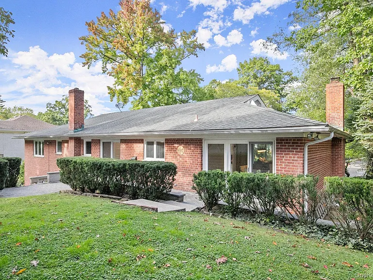1341 Pelhamdale Ave — Photo 31