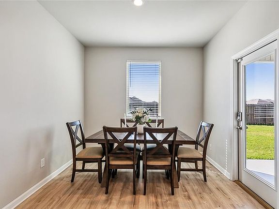 4th image of 1833 E Lakeshore Landing Dr