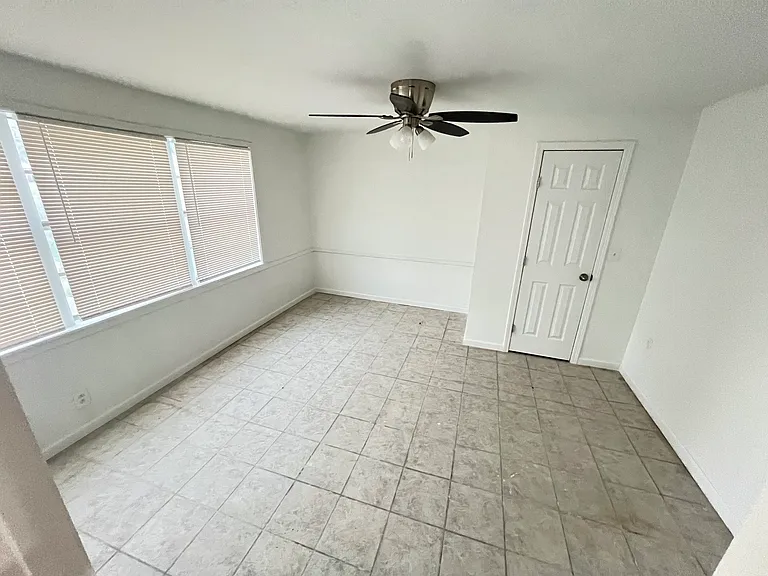 5709 Lawrence Blvd — Photo 7