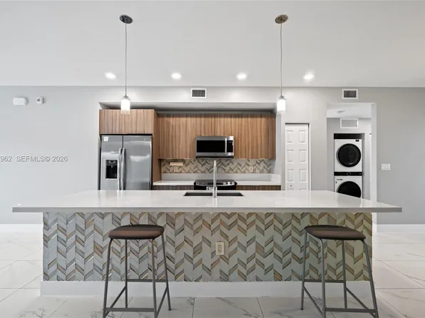 7809 NW 104th Ave APT 28, Doral, FL 33178